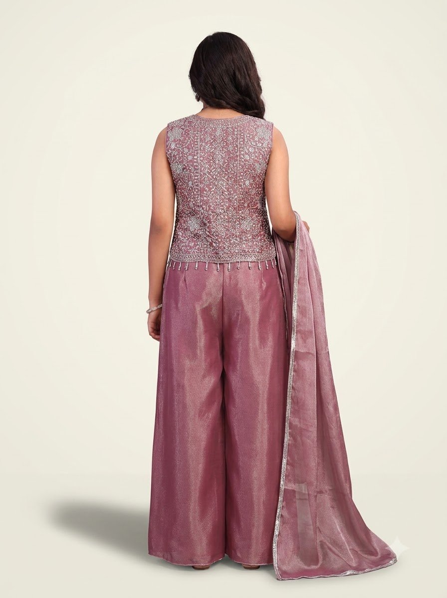 Child_model_back_view_outfit_202608012213_2