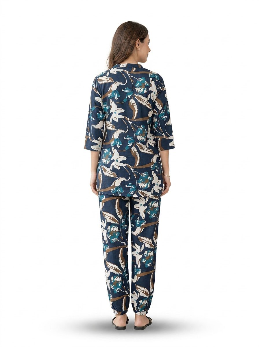 Create_e-commerce_catalog_image_202608102214_3